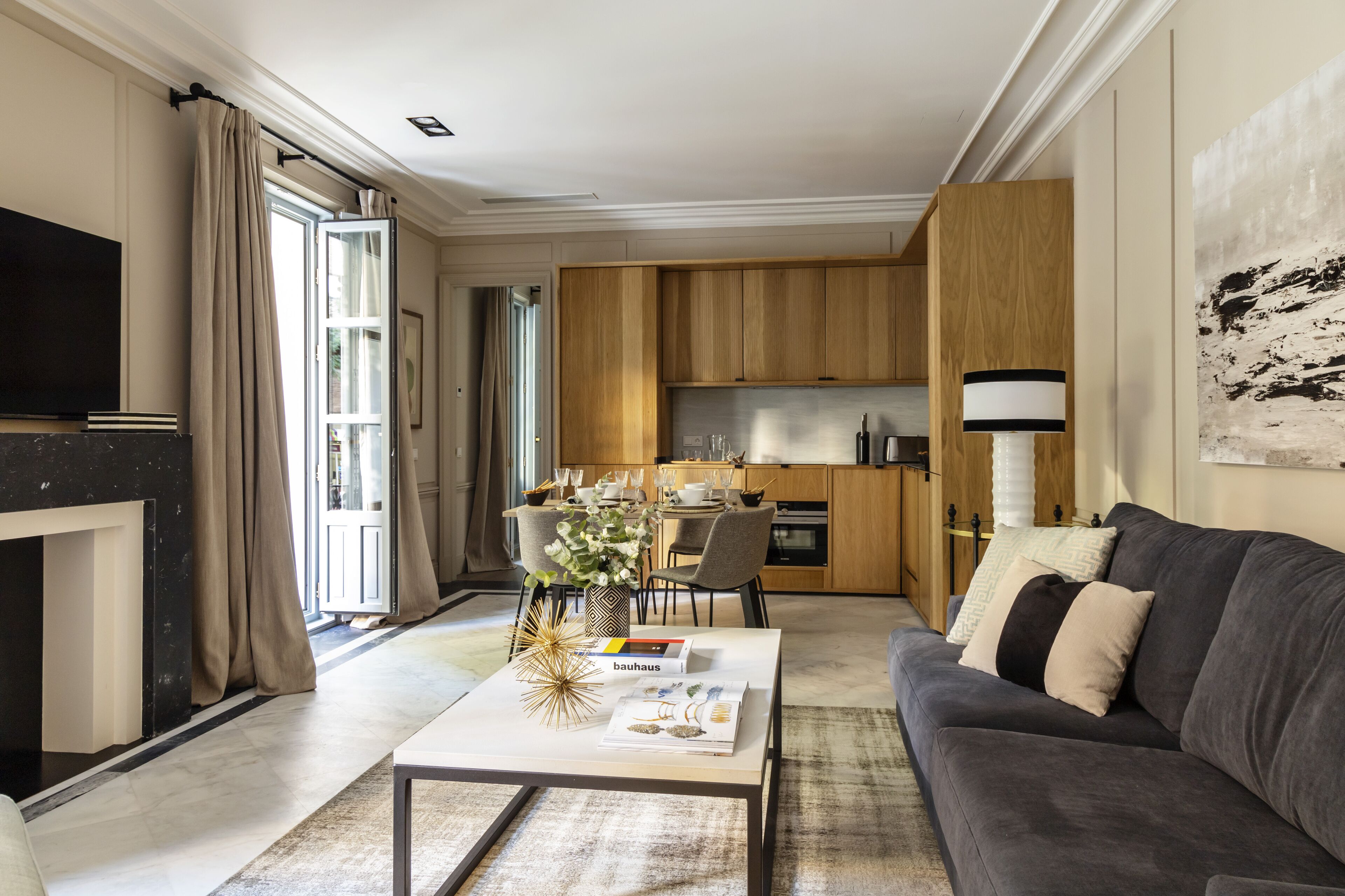 Smart TV de 52 pulgadas con canales vía satélite y televisión 