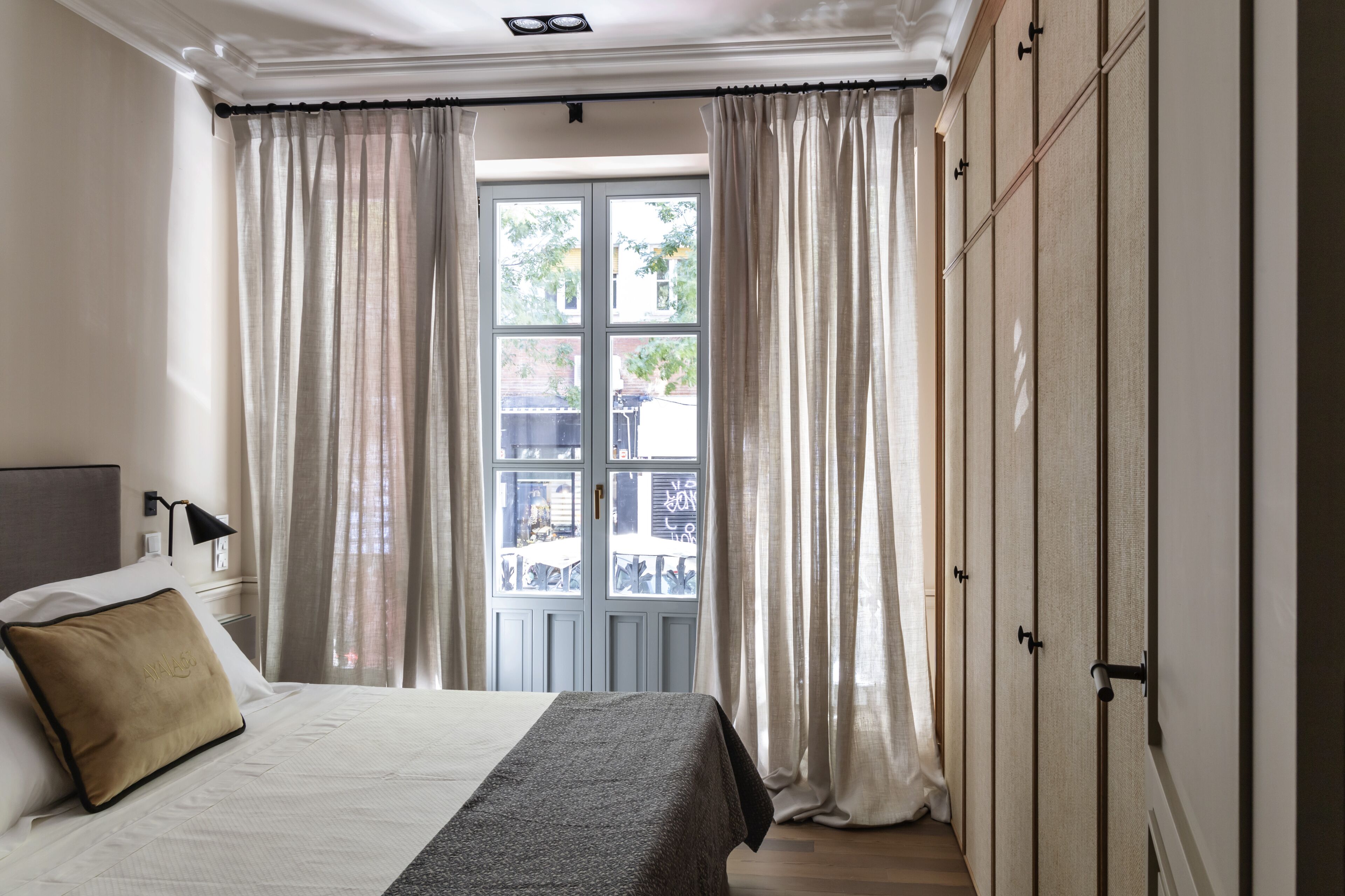 Luxury Apartment, 1 King Bed, Corner | Premium bedding, in-room safe, laptop workspace, blackout drapes