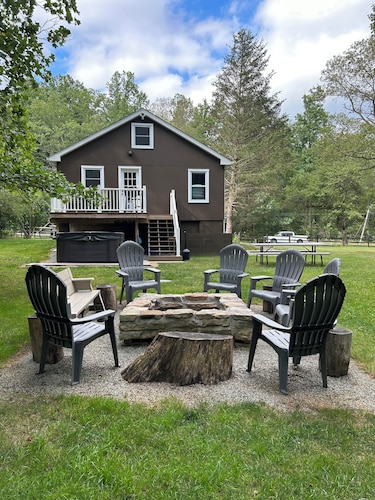 Mountain Life! Near wedding venues, Idlewild, 7 Springs, hiking, fishing & MORE!