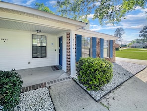 Exterior - NEW! Luxe Cottage w/ Fireplace < 10 Mi to Augusta (Evans)