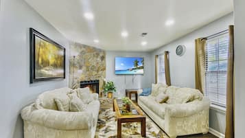 Smart TV y chimenea