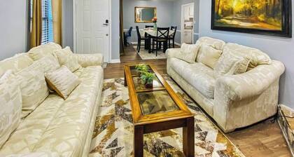 Noor Haven Stays: NEW! Luxe Cottage w/Big Backyard <10 Mi to Augusta
