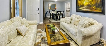 NEW! Luxe Cottage w/ Fireplace < 10 Mi to Augusta