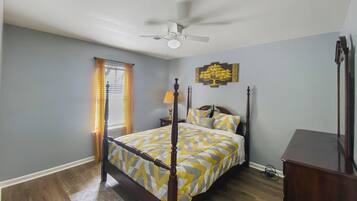 2 bedrooms, desk, iron/ironing board, free WiFi