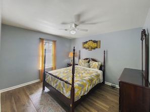 2 habitaciones, escritorio, tabla de planchar con plancha y wifi gratis 