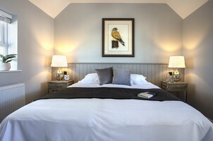 Habitación estándar con 1 cama doble o 2 individuales | Espacio para trabajar con un portátil y wifi gratis