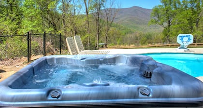 Mariposa Ridge | Pool, Views & Game Room + Biltmore Pass by Black Mountain