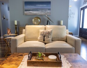 Living area - Your Relaxing Pocono Escape in a Gated Community Filled With Amenities!10 Sleeps (Tobyhanna)