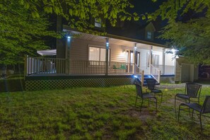 Exterior - Your Relaxing Pocono Escape in a Gated Community Filled With Amenities!10 Sleeps (Tobyhanna)