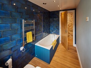 Bathroom - Forest Farm Cottage (Haywards Heath)
