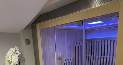 Charming cottage, unusual chalet