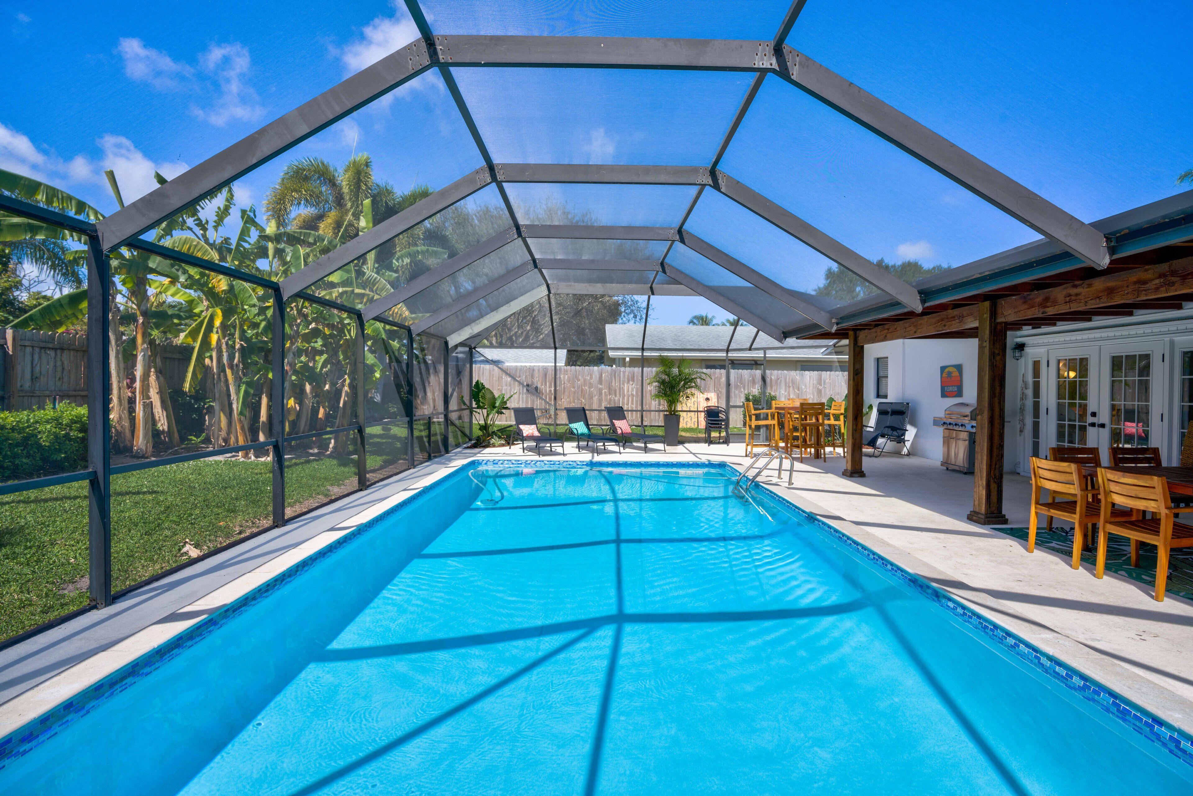 Heated Pool Modern Oasis Sleeps 9! Renovated! Dog Friendly!