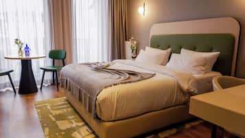 Comfort-studio, 1 suuri parisÀnky, parveke | 2 makuuhuonetta, tallelokero huoneessa, työpöytÀ