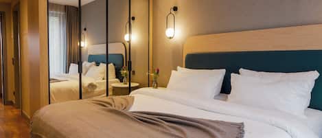 Premium-Suite, 2 Schlafzimmer, 2 Bäder | Zimmersafe, Schreibtisch, laptopgeeigneter Arbeitsplatz