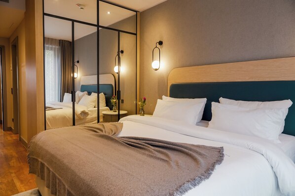 Premium-Suite, 2 Schlafzimmer, 2 Bäder | Zimmersafe, Schreibtisch, laptopgeeigneter Arbeitsplatz