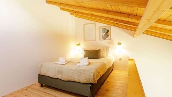 Bügeleisen/Bügelbrett, Reisekinderbett, kostenloses WLAN, Bettwäsche