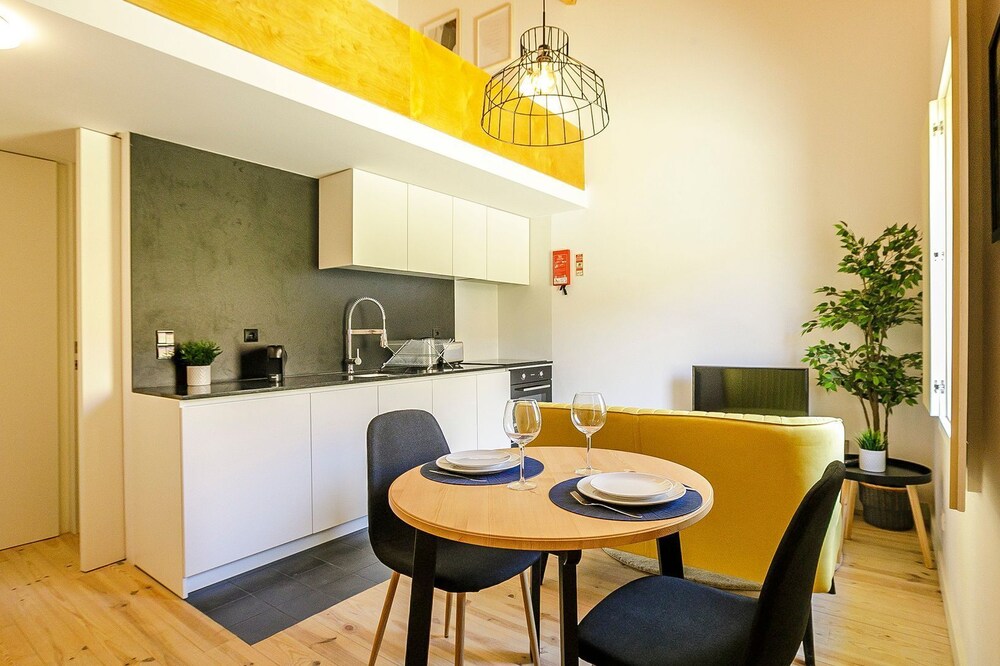 Vila Burgães - Casa 4 by LovelyStay