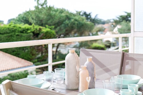 Charming duplex with swimming pool close to Tanchet beach