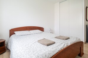 2 chambres, fer et planche Ă repasser, Wi-Fi gratuit, draps fournis