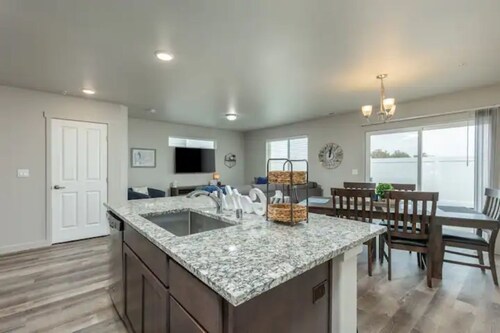 Let's Gather - Centrally Located & Pet Friendly.