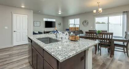 Let's Gather - Centrally Located & Pet Friendly.