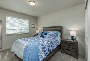 3 bedrooms, iron/ironing board, free WiFi, bed sheets