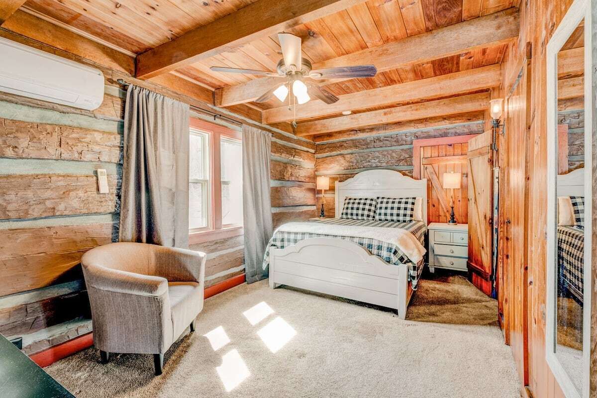 5-min walk 2 Parkway in Gatlinburg ❤️️Historic. Perfect for Multiple Families ⭐️