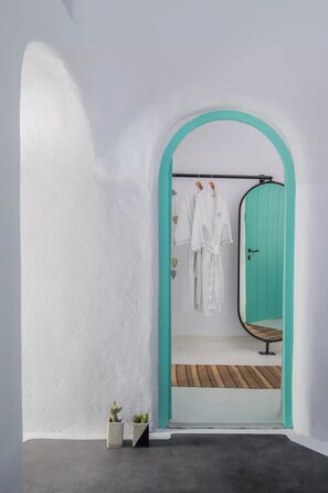 Villa | 2 bedrooms - Two Bedroom Villa With Private Indoor Cave Pool (Santorini)