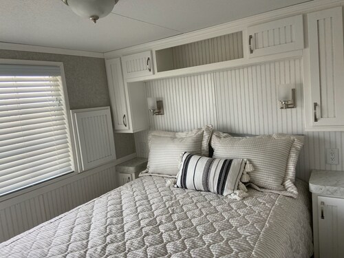 Quaint Cabin minutes from Lake Rathbun