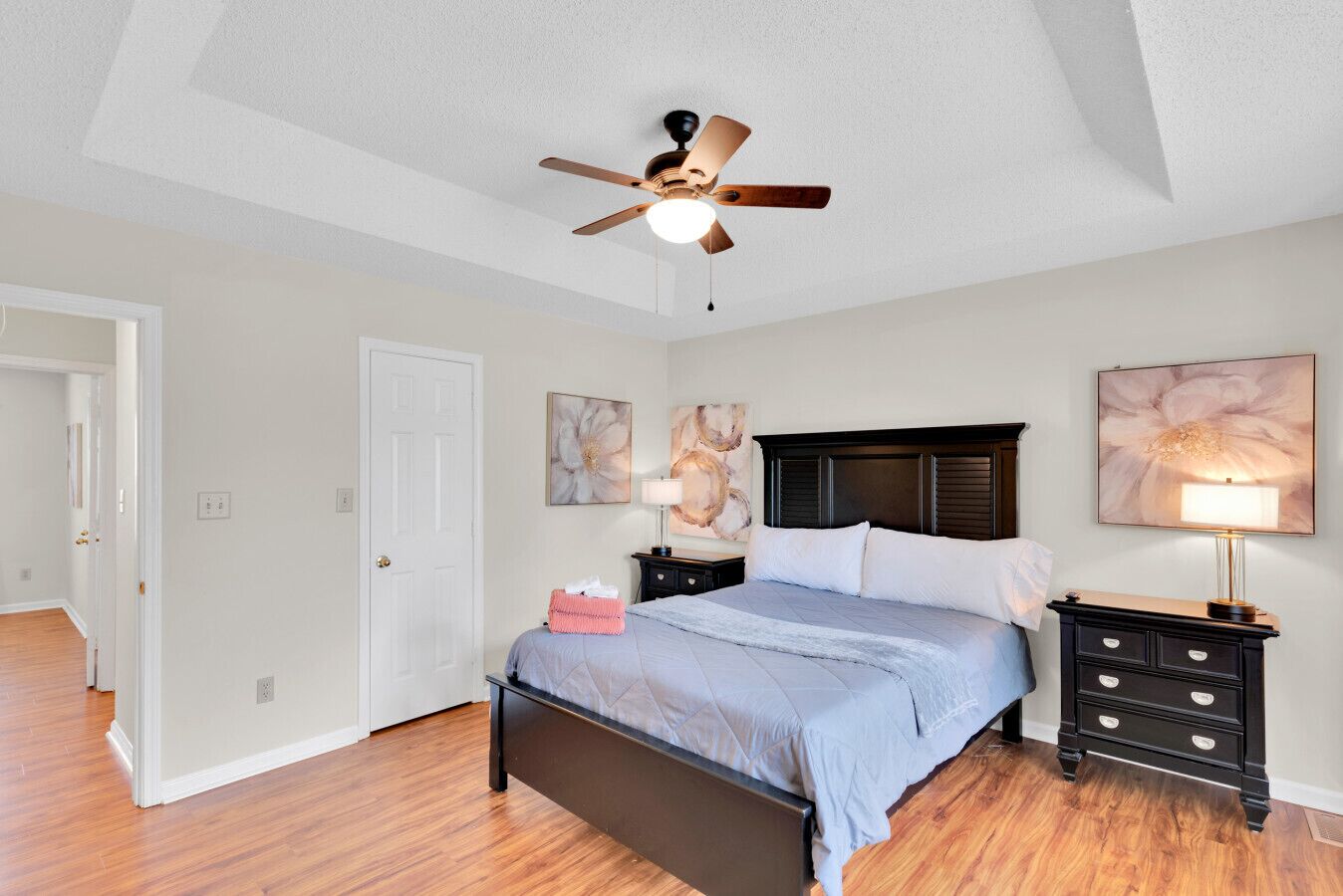 3 Schlafzimmer, Schreibtisch, Bügeleisen/Bügelbrett, kostenloses WLAN