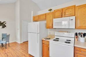 Fridge, coffee/tea maker, cookware/dishes/utensils - Relax in Style - 3BR Home in Charming Charlotte Neighborhood (Charlotte)