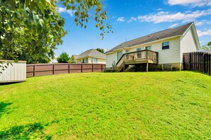 Exterior - Relax in Style - 3BR Home in Charming Charlotte Neighborhood (Charlotte)