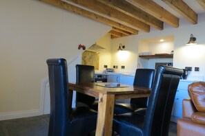 Comfort Cottage, Private Bathroom | Restaurant - Farthing Cottage (Bishop Auckland)