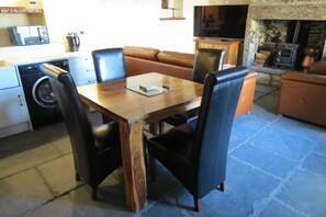 Cottage Comfort, kamar mandi pribadi | Dapur bersama