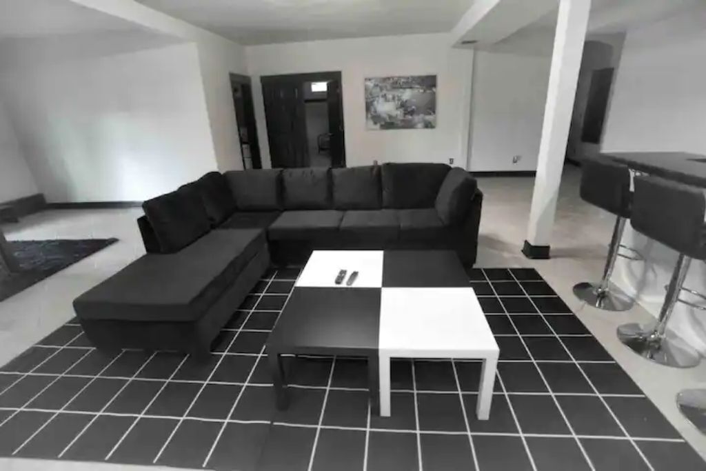 Black & White Hills ⛰ (LV)