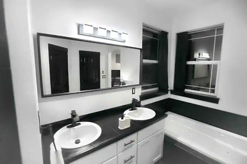 Black & White Hills ⛰ (LV)