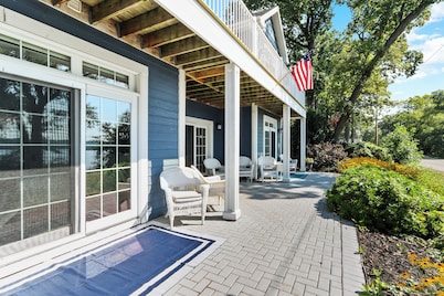 THE ULTIMATE 6 BEDROOM LAKEHOUSE