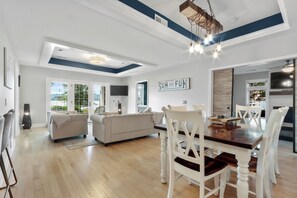 Dining - THE ULTIMATE 6 BEDROOM LAKEHOUSE (Lake Geneva)