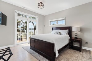 6 bedrooms, iron/ironing board, travel crib, free WiFi - THE ULTIMATE 6 BEDROOM LAKEHOUSE (Lake Geneva)