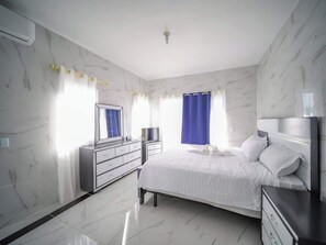 8 Schlafzimmer, Bügeleisen/Bügelbrett, kostenloses WLAN, Bettwäsche