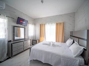 8 bedrooms, iron/ironing board, free WiFi, bed sheets
