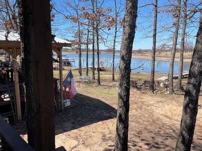 Tiny House lake front on FORK