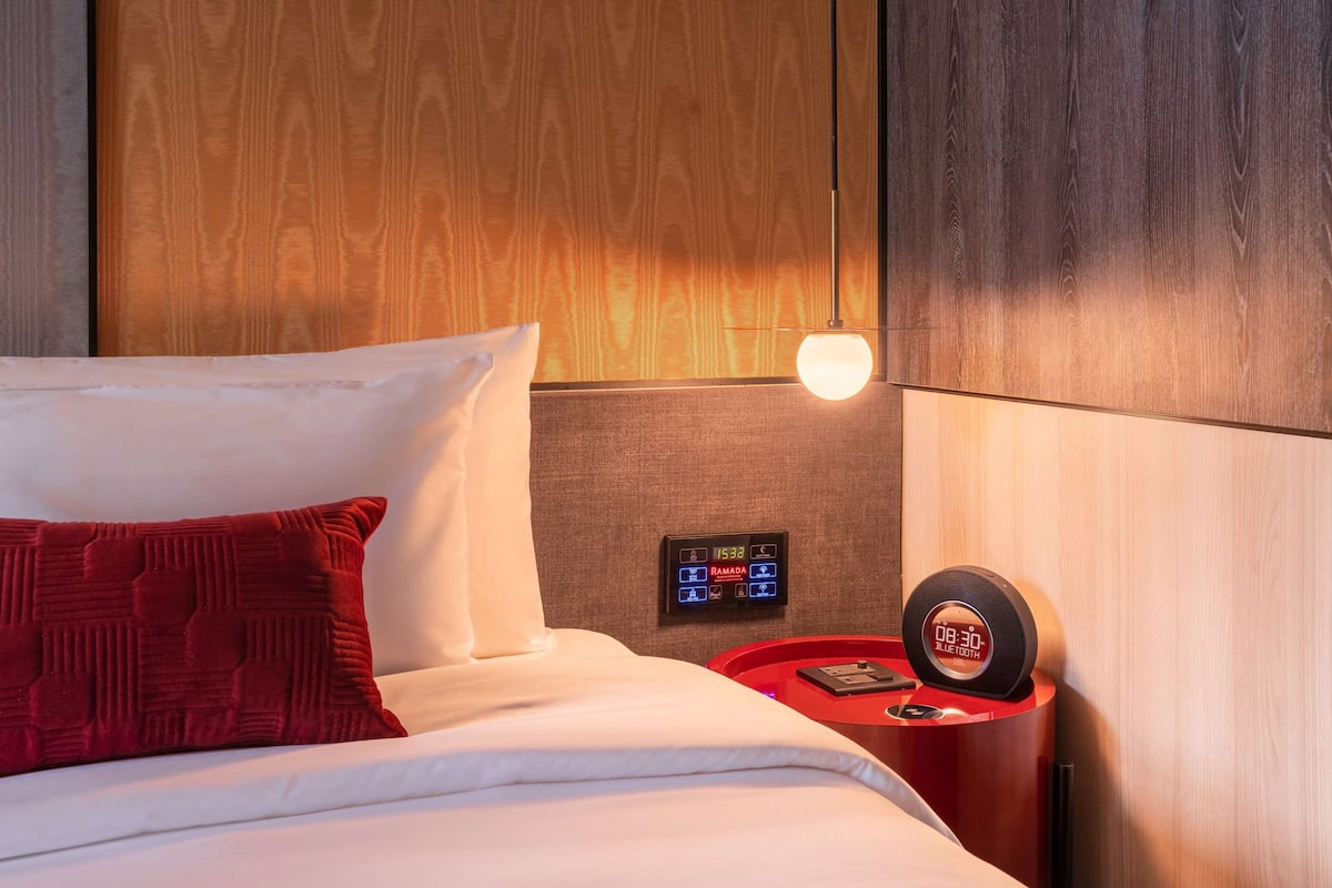 1 bedroom, in-room safe, desk, laptop workspace