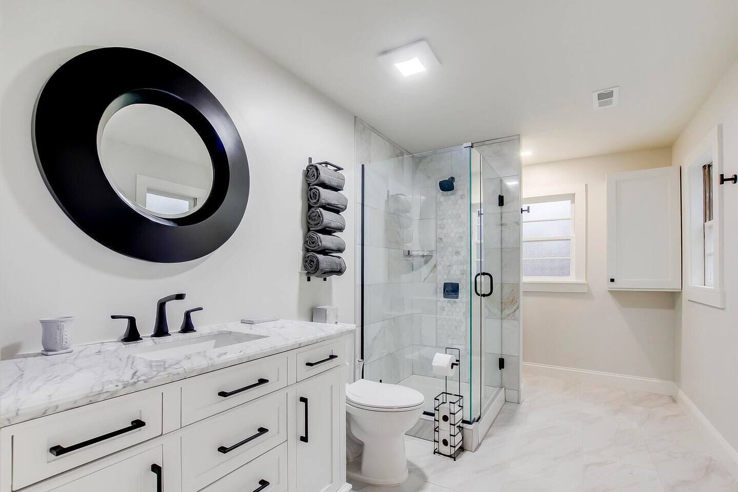 Excellent 3BR/2BA PRIME Location!