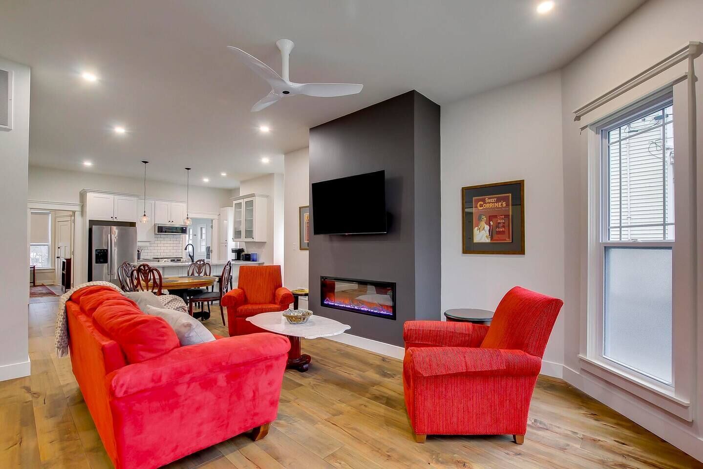 Excellent 3BR/2BA PRIME Location!