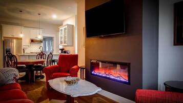 Smart TV, fireplace