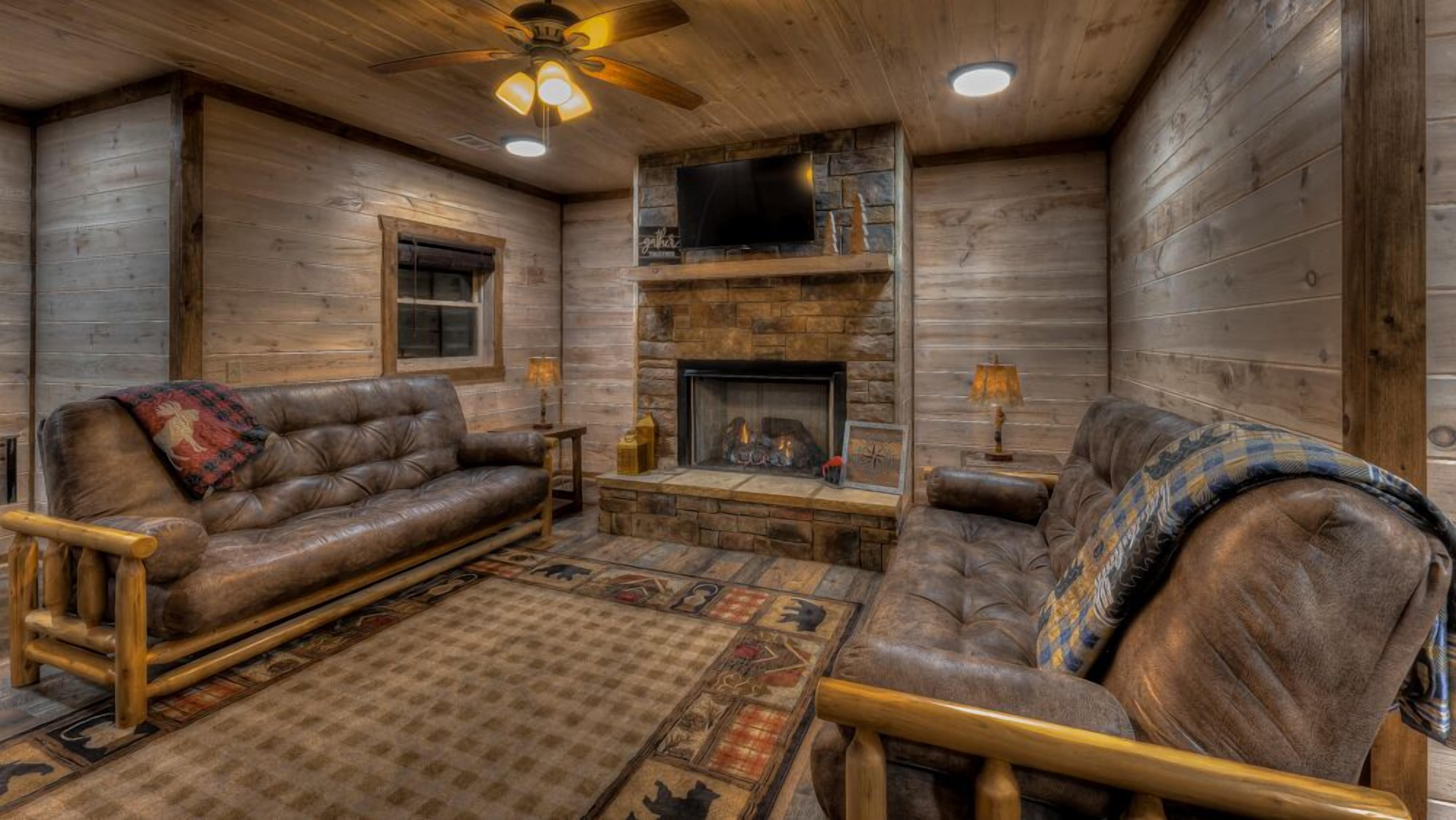 Wolfs Den II - Shuffleboard | Foosball | Fire Pit | Outdoor Wood Burning Fireplace