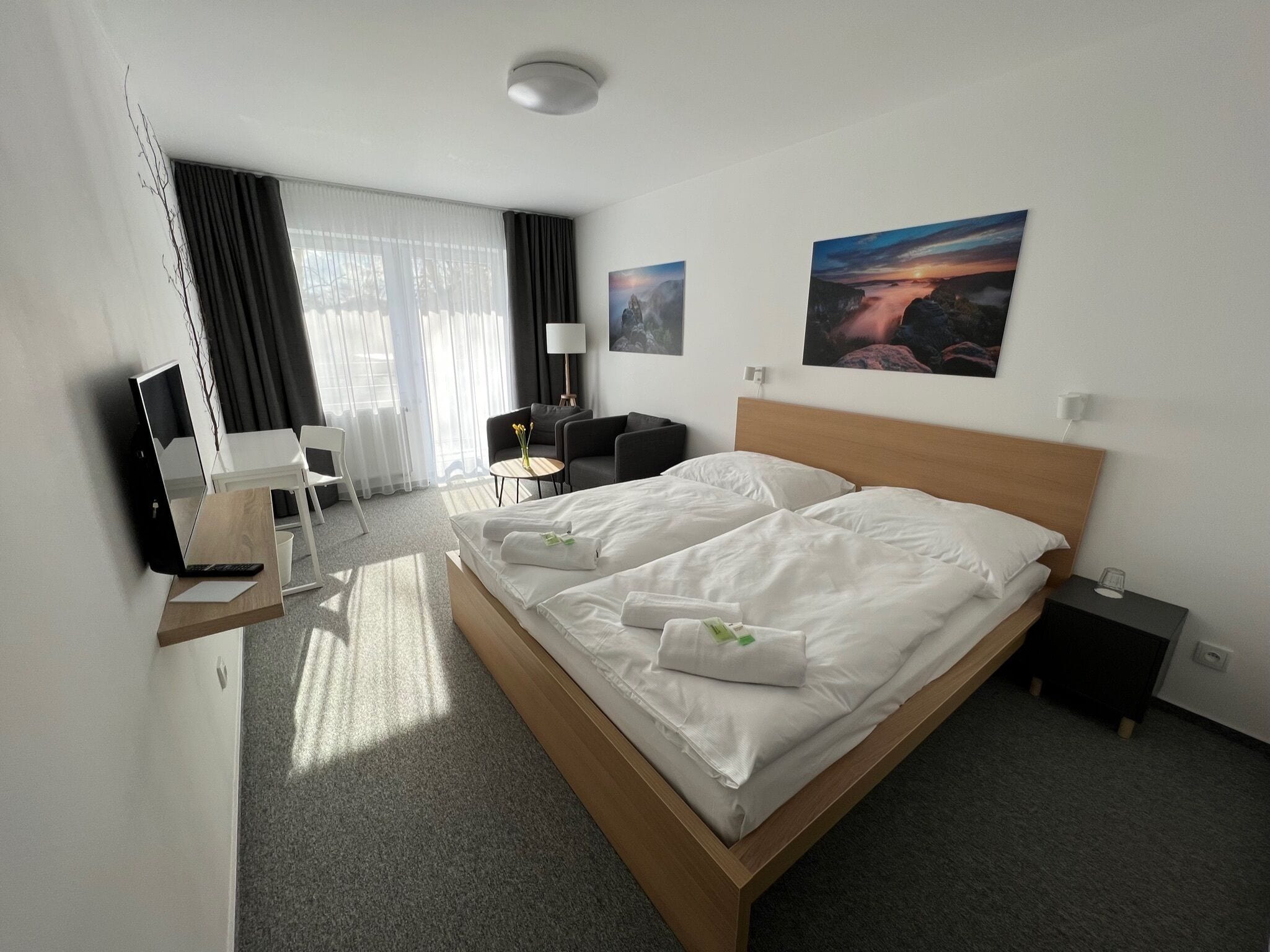 Doppelzimmer | Betten mit Memory-Foam-Matratzen, Schreibtisch