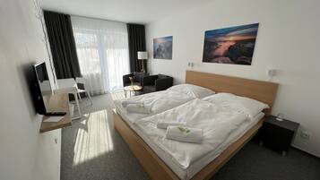 Doppelzimmer | Betten mit Memory-Foam-Matratzen, Schreibtisch
