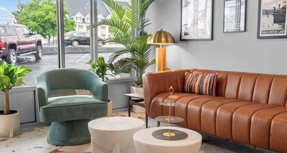The Retro Hotel